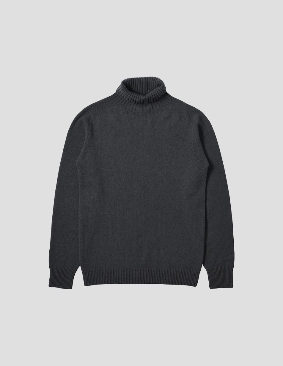 RELAXED ROLL NECK